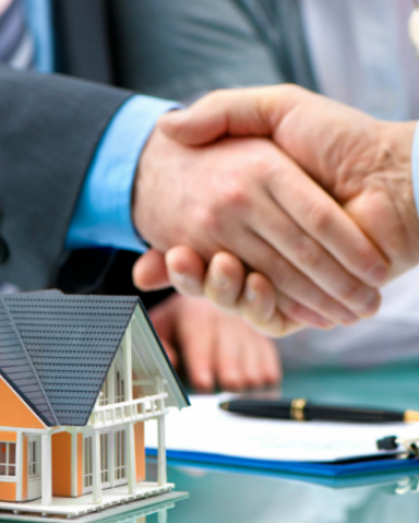 Quy định về việc chuyển nhượng, cho thuê, cho thuê lại quyền sử dụng đất đã có hạ tầng kỹ thuật trong dự án bất động sản cho tổ chức theo Luật Kinh doanh bất động sản năm 2023