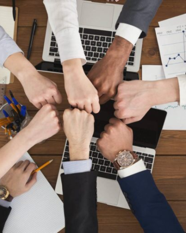 Việc mua lại, chuyển nhượng phần vốn góp trong doanh nghiệp và cách xử lý phần vốn góp trong các trường hợp như thừa kế, tặng cho, trả nợ... theo quy định pháp luật hiện nay?