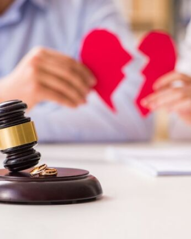 Thế nào là kết hôn trái pháp luật và căn cứ hủy kết hôn trái pháp luật?